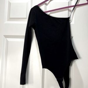 Brandy Melville black one-sleeved bodysuit